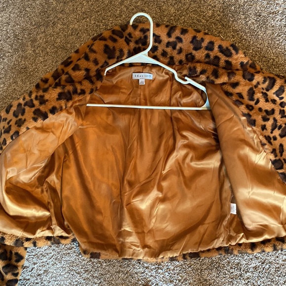 Leopard Print Women’s Jacket - Picture 3 of 3